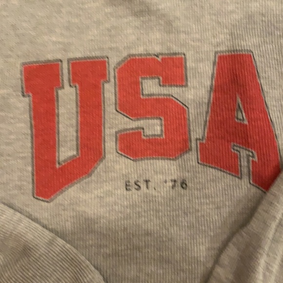 This is a Forever 21, long sleeve airy thin comfy long sleeve/ layering piece… - Picture 3 of 5